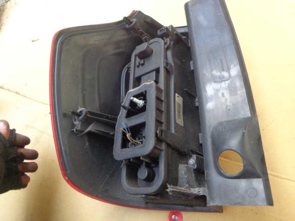 FEU ARRIERE DROIT DACIA - Vue 2